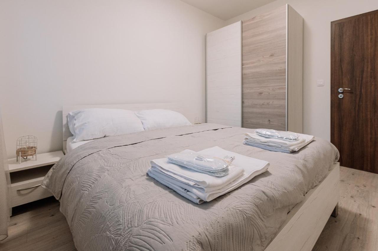 Skau Dunajska 58A Apt3 Lägenhet Bratislava Exteriör bild